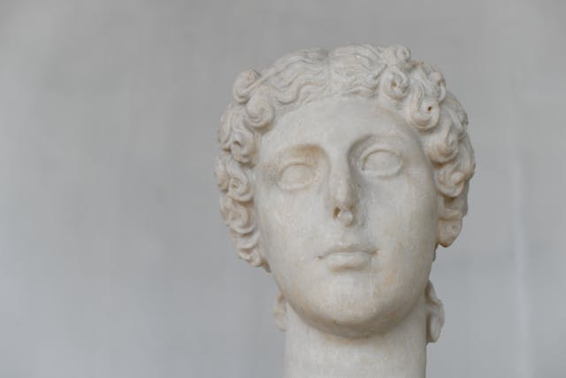 secondsss Protesters carring american flaggggg